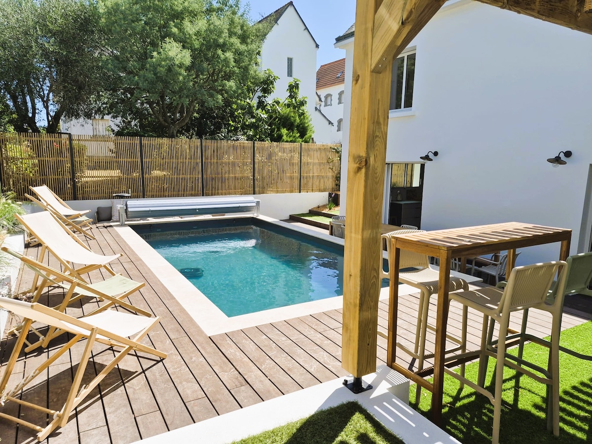 Piscine et terrasse de Villa Ty Gwenn